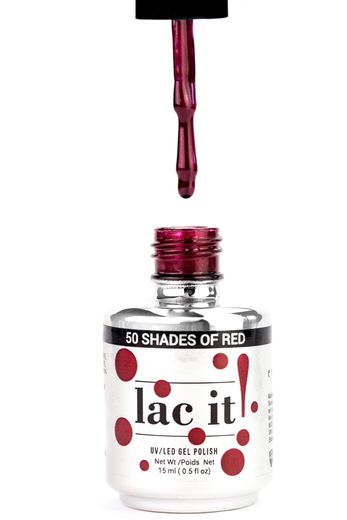 Ce vernis gel professionnel, disponible en plusieurs teintes tendances, s’applique facilement et assure une couleur intense sans écaillage jusqu’à 3 semaines. 50 SHADES OF RED