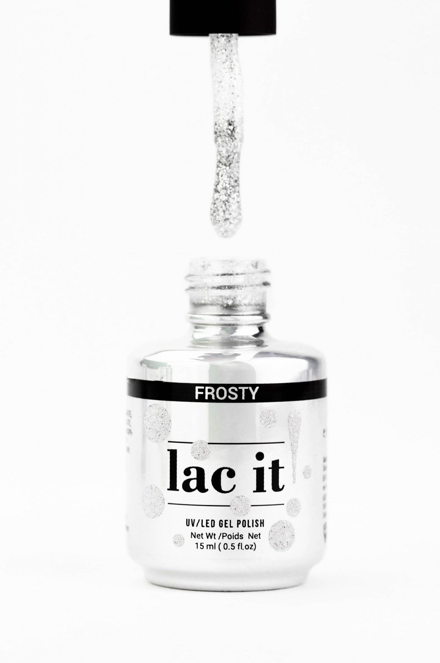 Ce vernis gel professionnel, disponible en plusieurs teintes tendances, s’applique facilement et assure une couleur intense sans écaillage jusqu’à 3 semaines. FROSTY