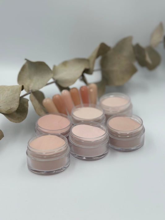 Poudres et résines professionnelles Collection Naturel – teintes neutres pour manucure élégante