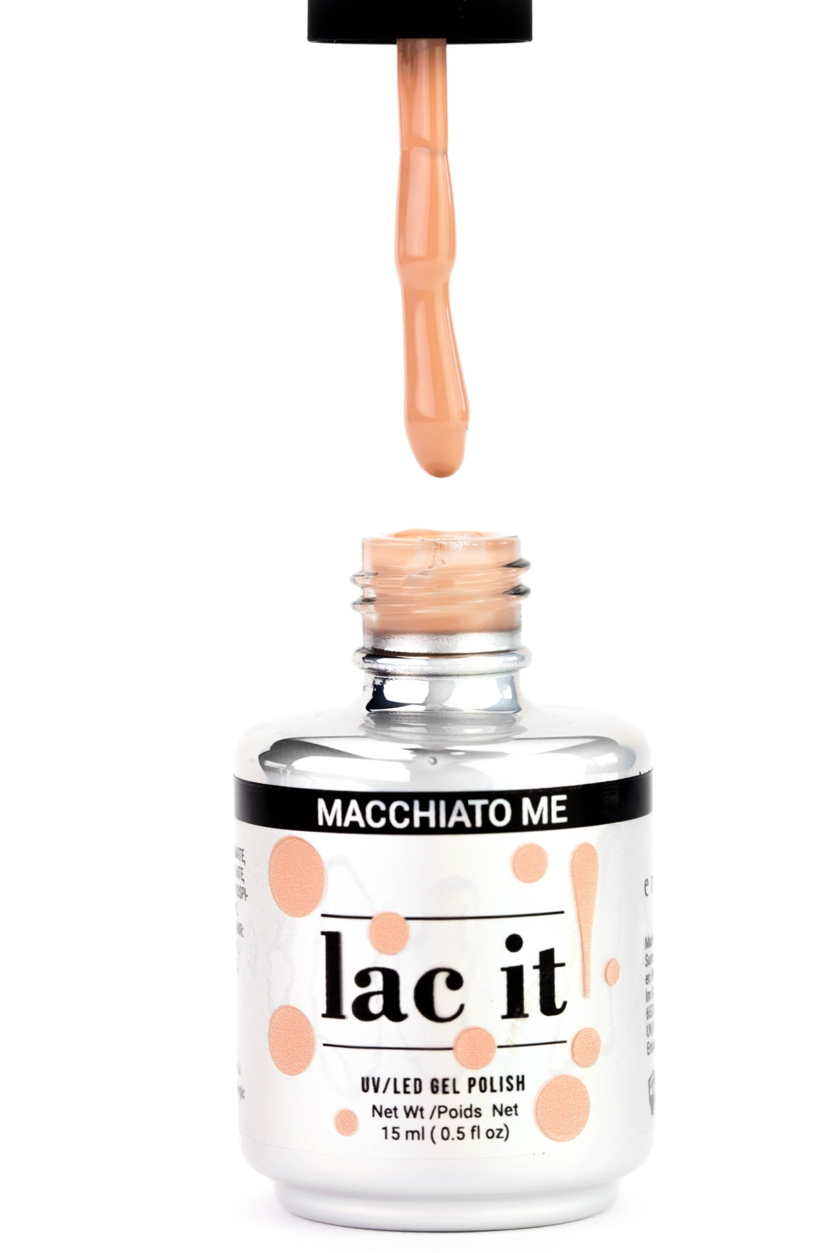 Ce vernis gel professionnel, disponible en plusieurs teintes tendances, s’applique facilement et assure une couleur intense sans écaillage jusqu’à 3 semaines. MACCHIATO ME