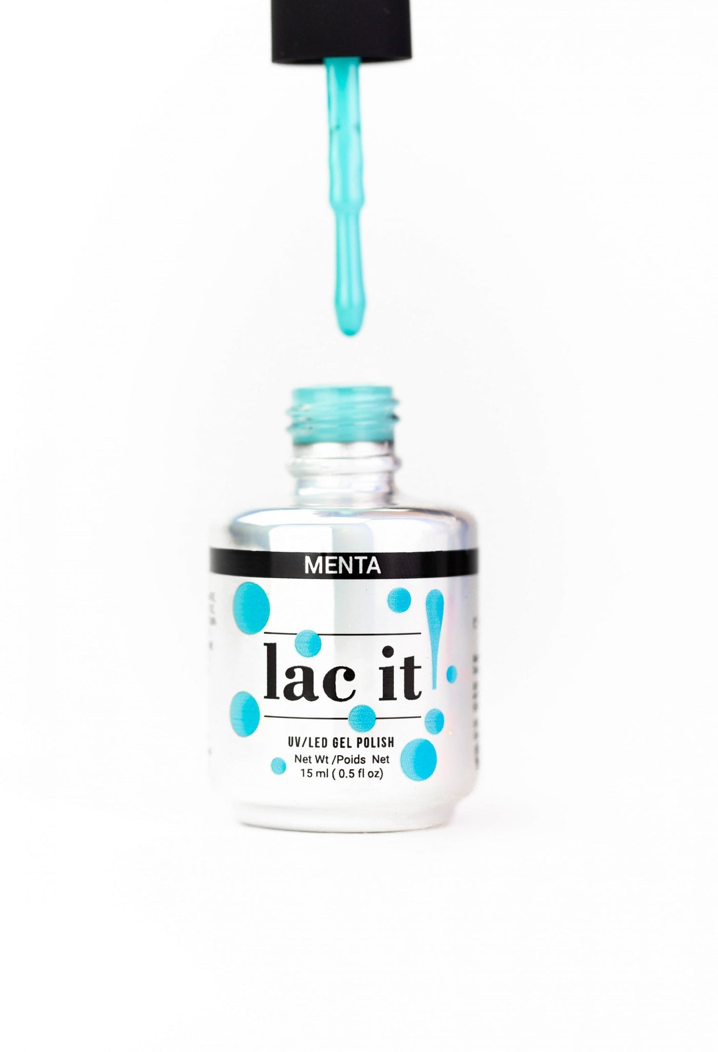 Ce vernis gel professionnel, disponible en plusieurs teintes tendances, s’applique facilement et assure une couleur intense sans écaillage jusqu’à 3 semaines. MENTA